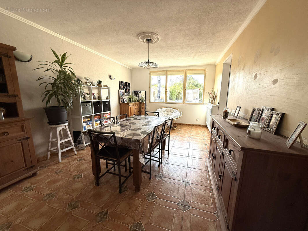Maison familiale de 124m2, 3 chambres située sur une commune avec école à 5 mn d'Ezy sur Eure - photo 4