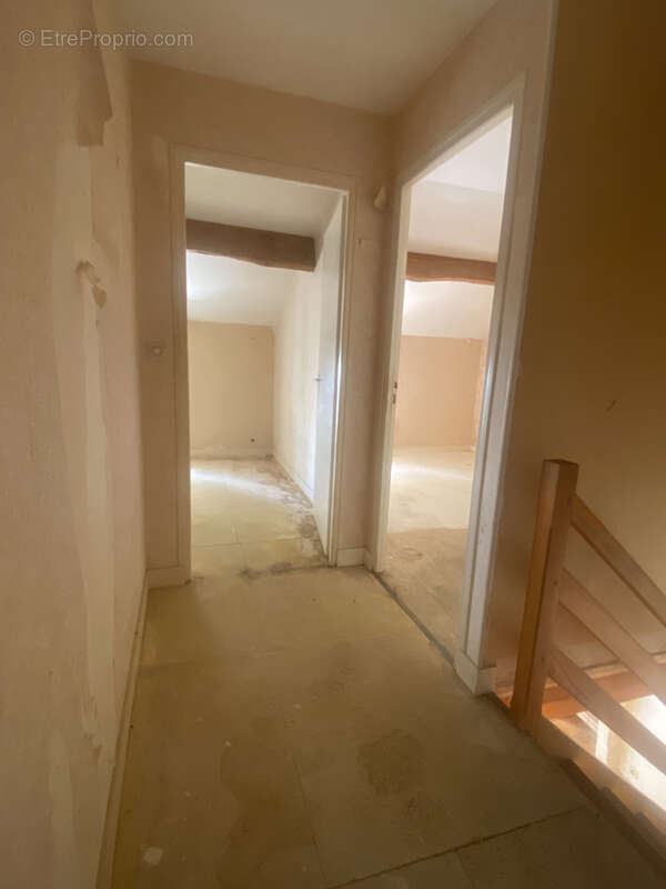 Maison 2 chambres 63 m2 garage dependance - photo 9
