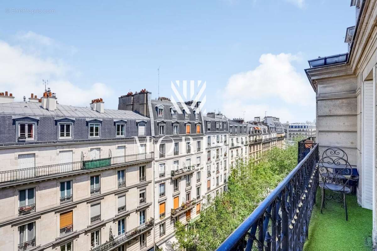 Appartement à PARIS-18E
