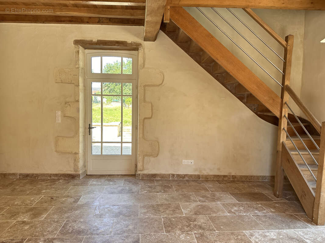 Maison à SAINT-JEAN-D'ANGELY