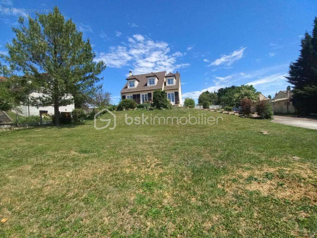 Propriété familiale de 150 m² - 5 chambres, jardin arboré et stationnement - photo 15