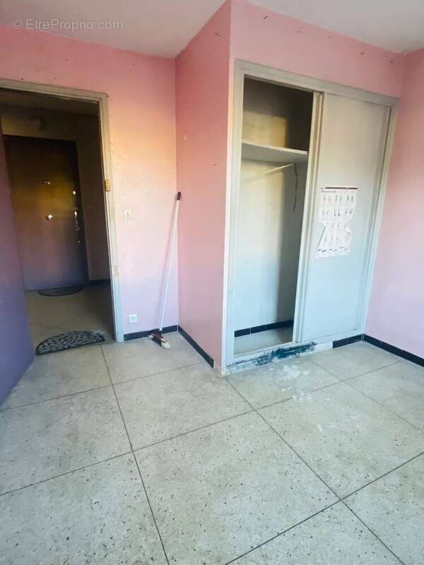 Appartement à MARSEILLE-4E