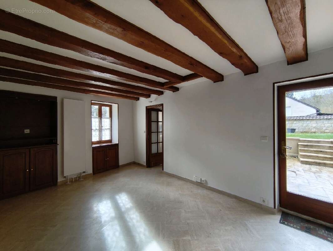 Maison à NESLES-LA-VALLEE