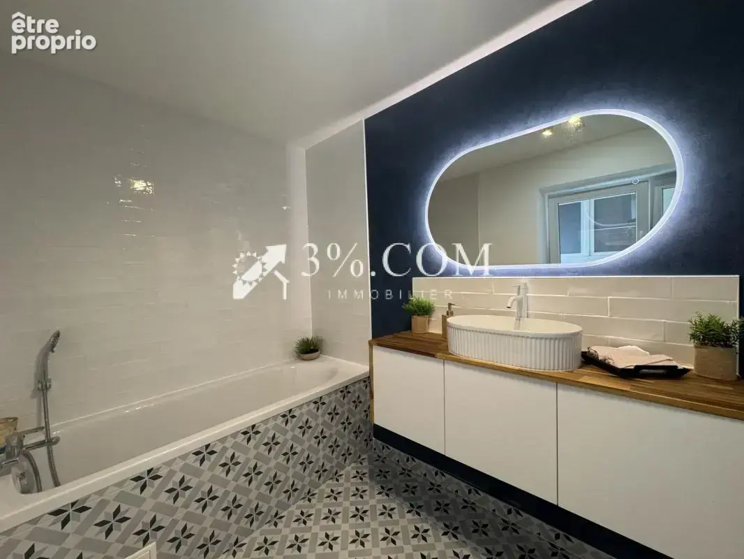 3%COM Très beau F3 entièrement refait à neuf - photo 7