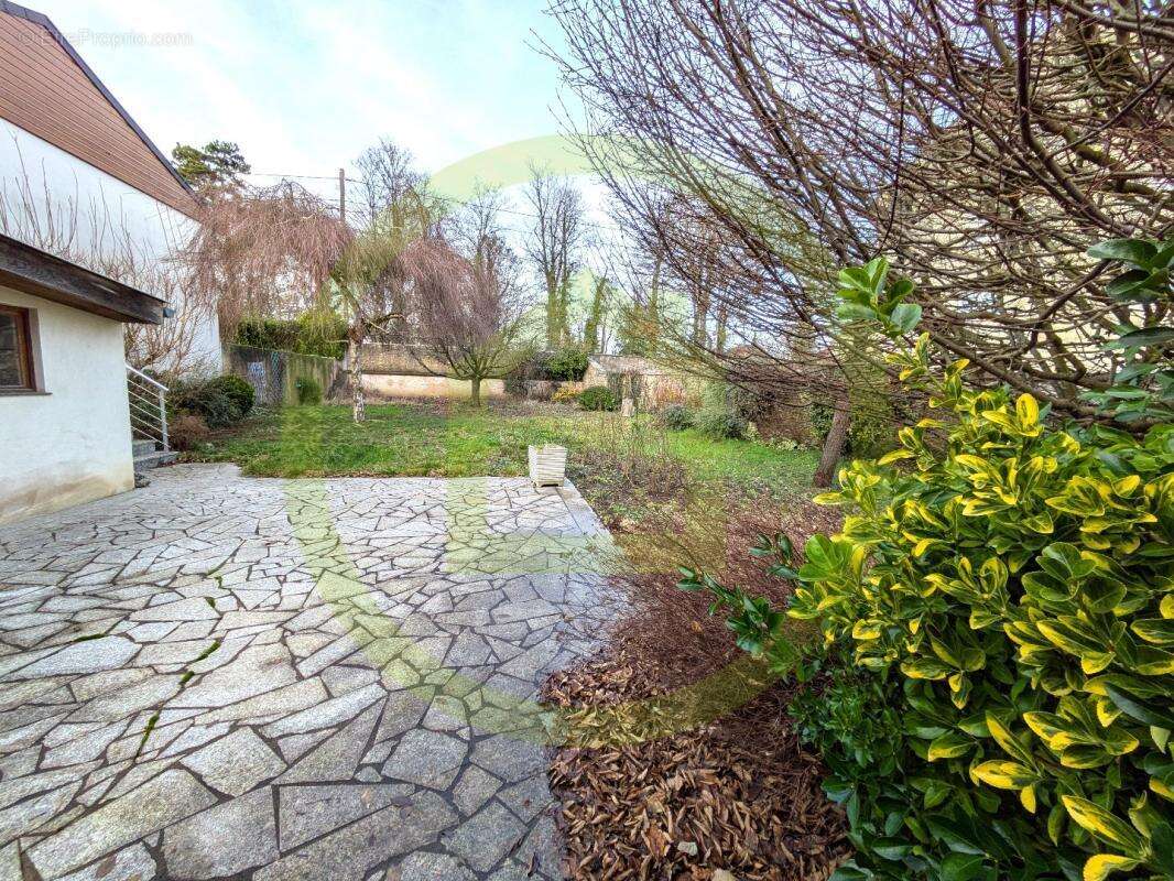 Maison à COURCELLES-CHAUSSY