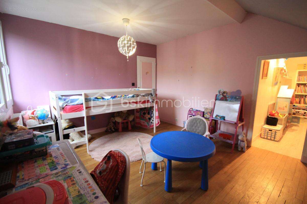 Maison familiale sur sous-sol total - Travaux à prévoir - photo 8