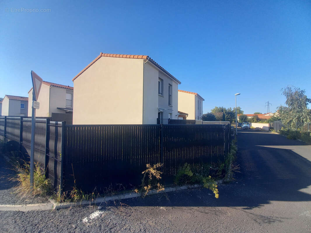 Maison à PONT-DU-CHATEAU