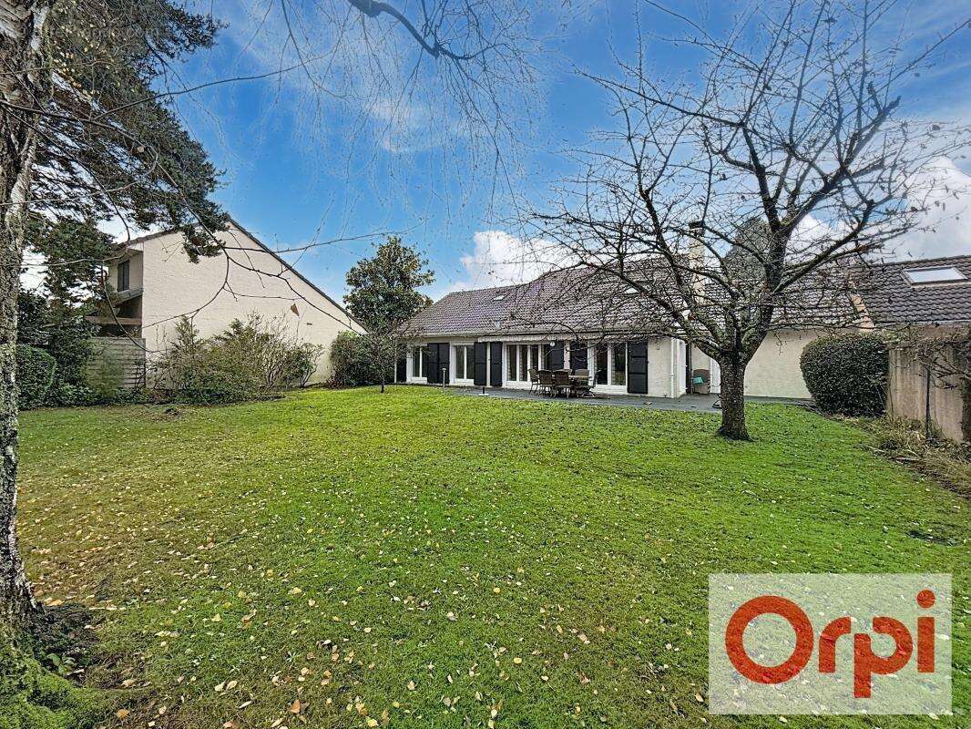 Maison à VOISINS-LE-BRETONNEUX