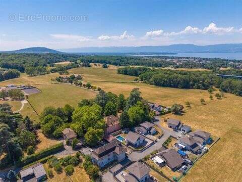 Maison 406 m² à Allinges  - photo 3