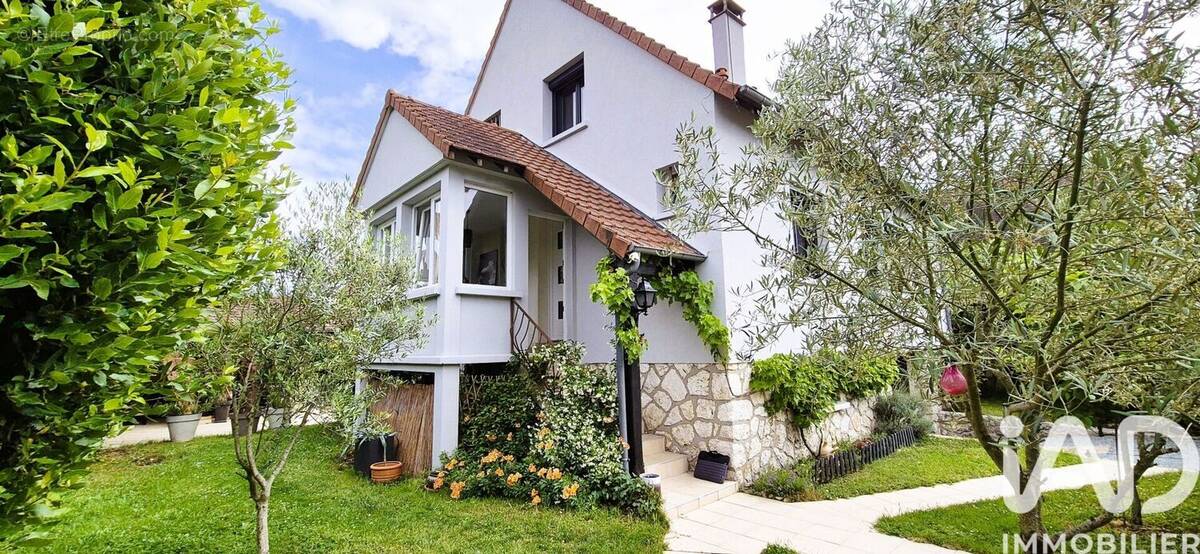 Photo 1 - Maison à LE COUDRAY-MONTCEAUX