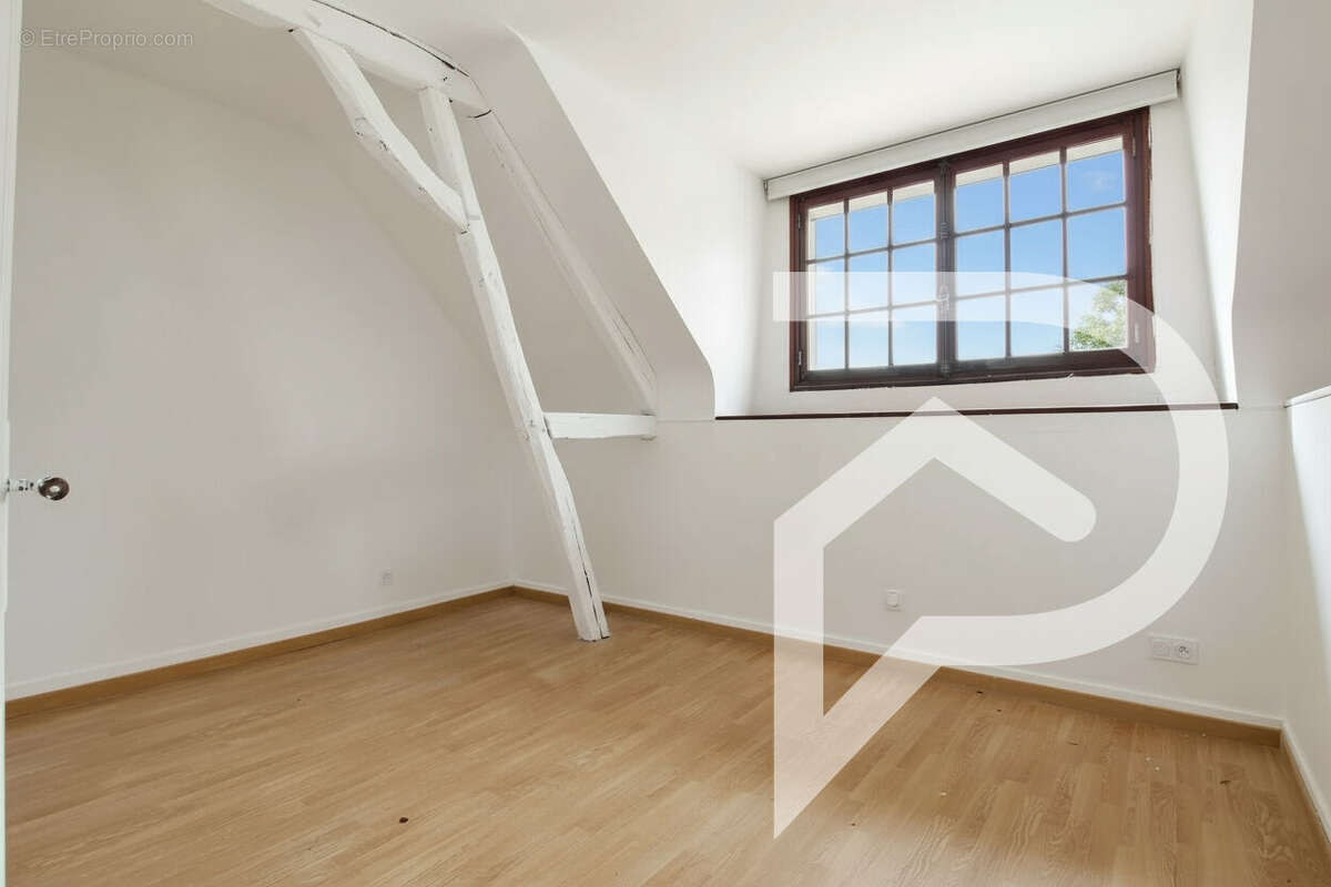 Maison à CUISE-LA-MOTTE