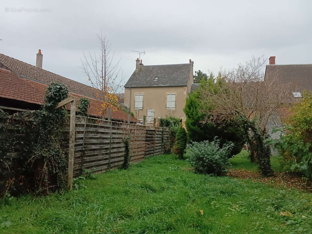 Maison à NERONDES