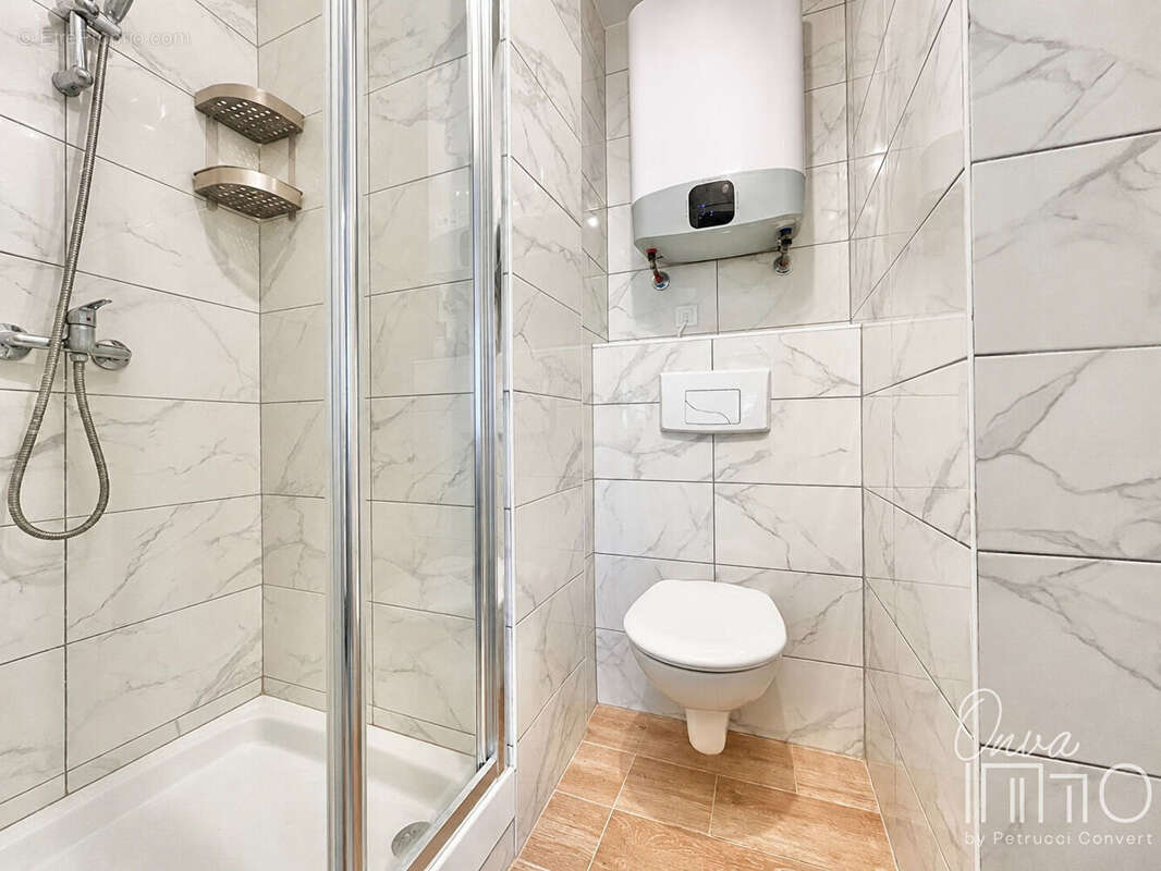 Bron - Studio rénové de 22m² - Vendu loué (rentabilité: 6,55%) - photo 5