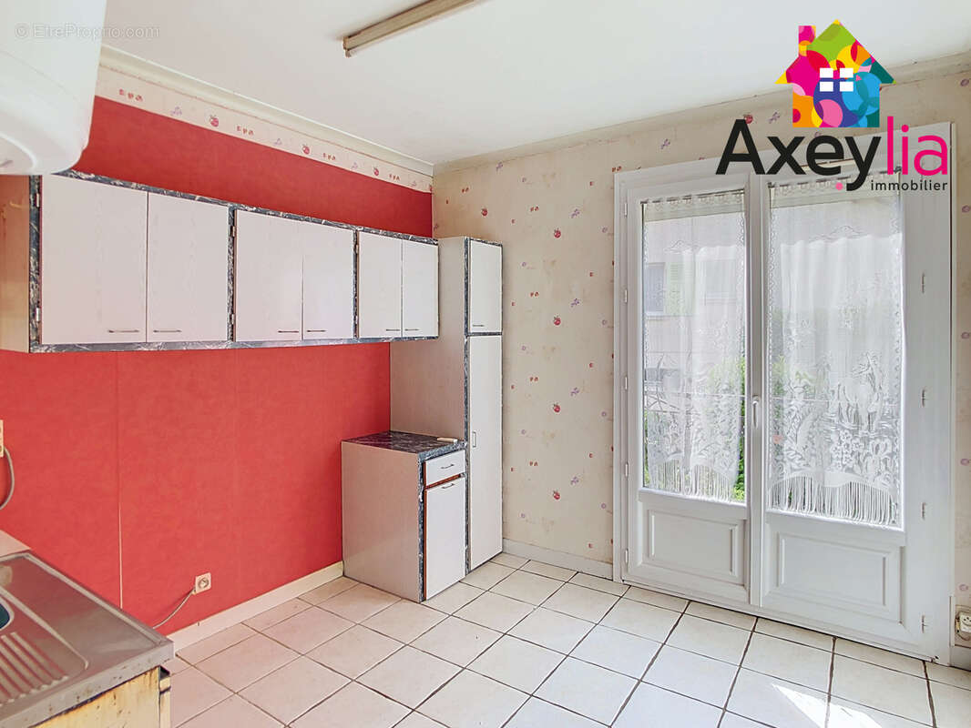 A vendre - a 5 min de charlieu - maison 4 ch avec garage et terrain - photo 4
