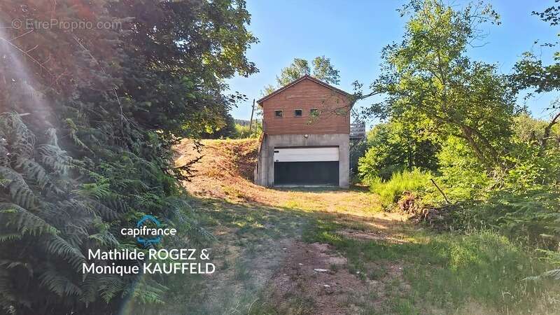 Saint-Pierre-la-Bourlhonne – Chalet 56 m² avec vue, à 4 min du col du Béal - photo 3