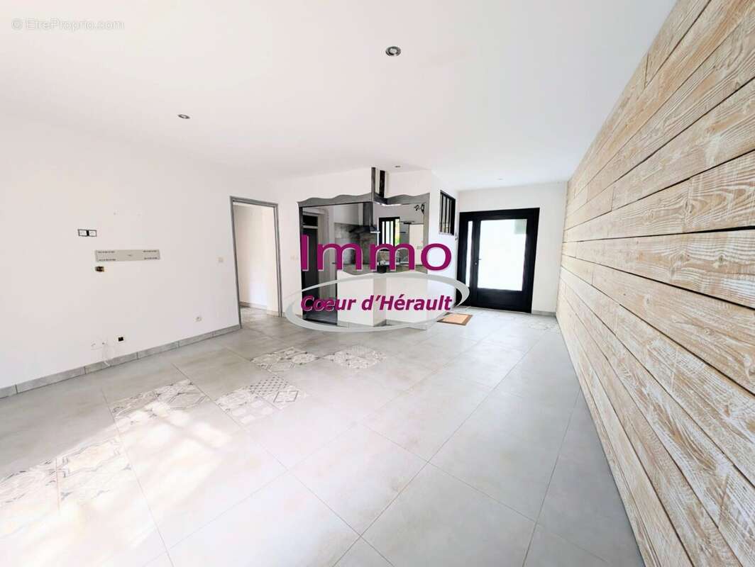 Appartement à MOUREZE