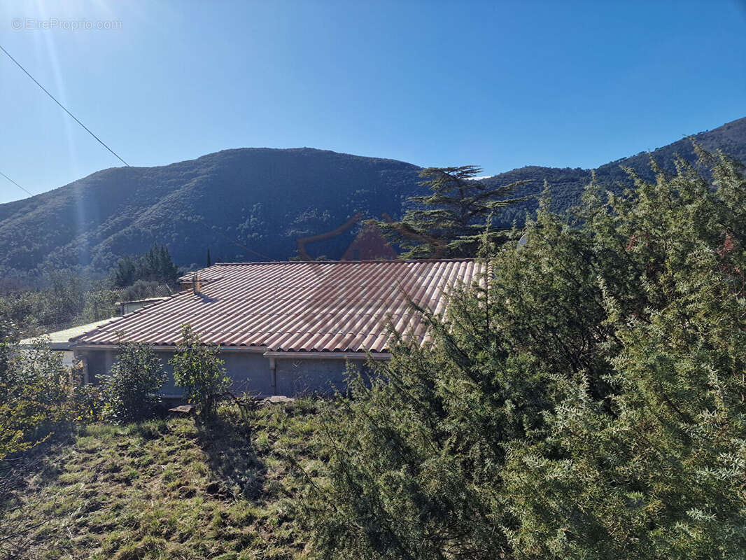 Exclusivité - Maison de plain pied dans un superbe environnement - photo 14