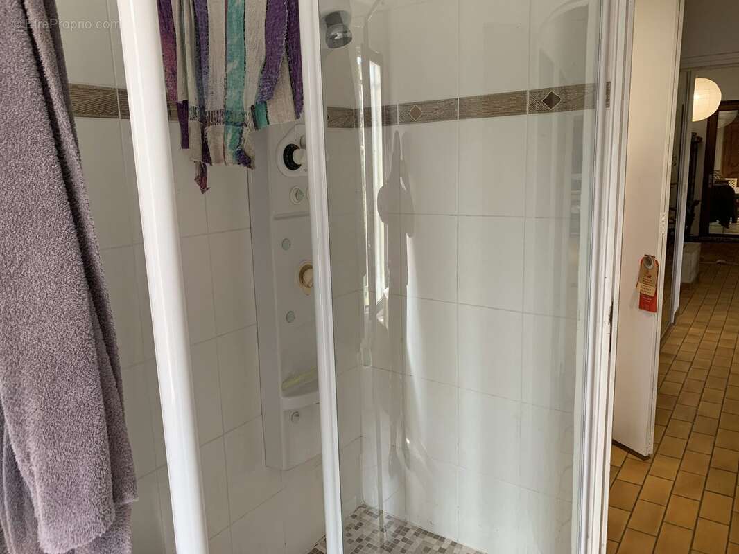 salle d&#039;eau niv1 - Maison à AUCH