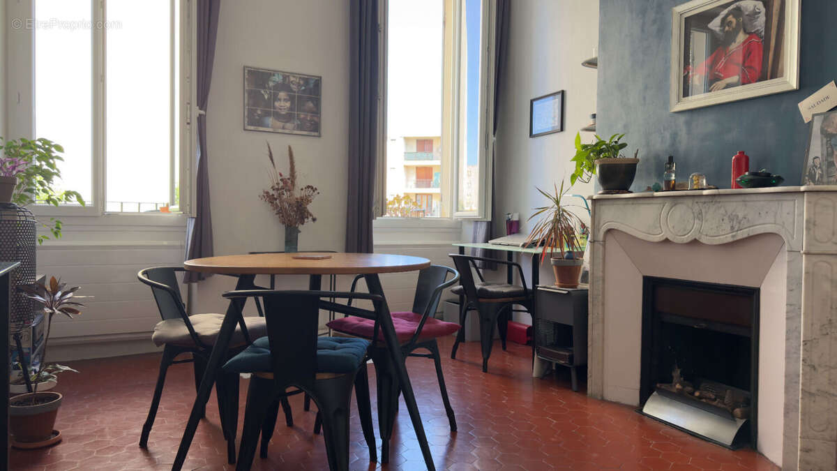 Appartement à MARSEILLE-5E