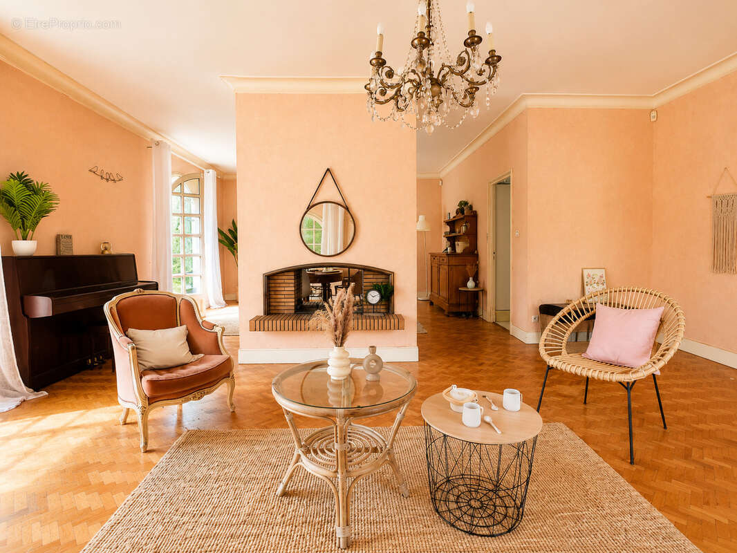 Maison T6 de 200m2 habitable avec garage 35m2 et nombreuses dépendances, le tout sur une parcelle terrain arbo - photo 11