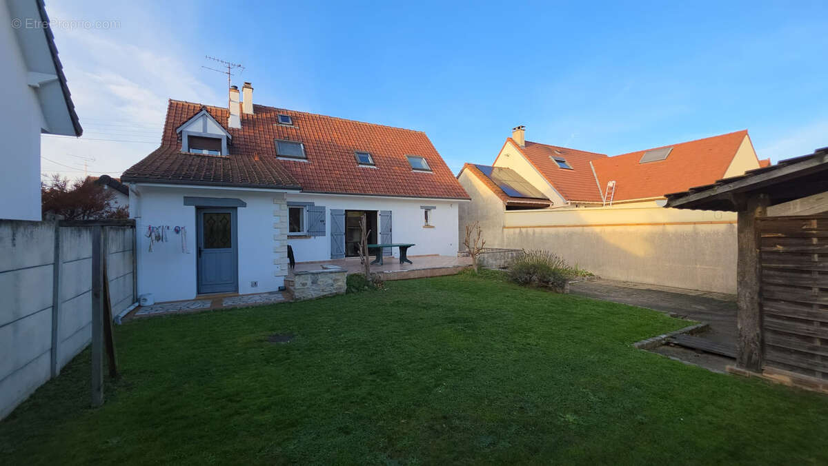 Maison à TREMBLAY-EN-FRANCE