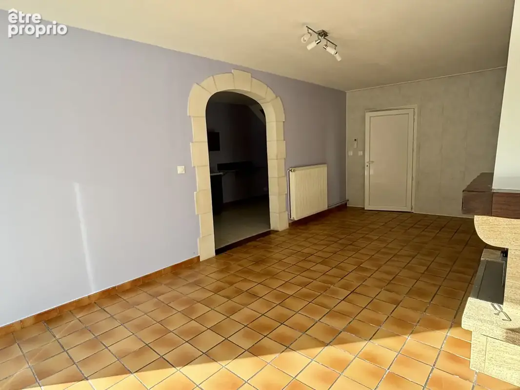 Maison R+1 T4 avec garage, cour et parcelles non attenantes - photo 6