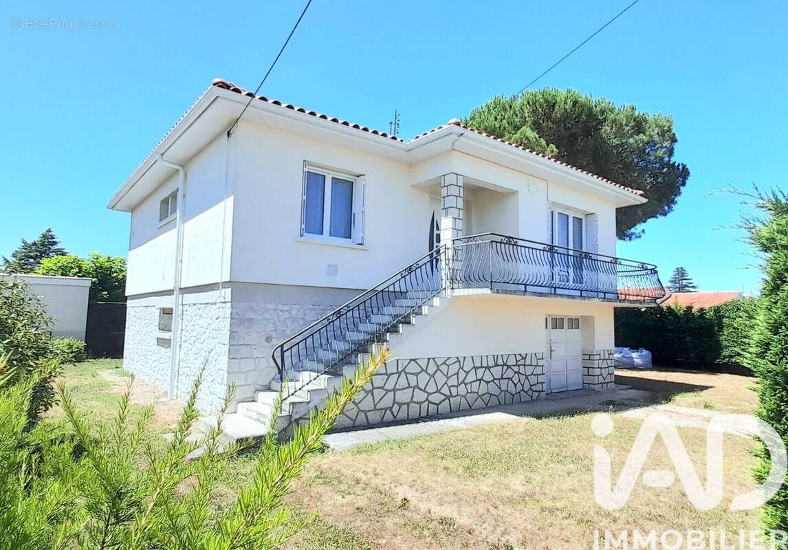 Photo 1 - Maison à BIAS