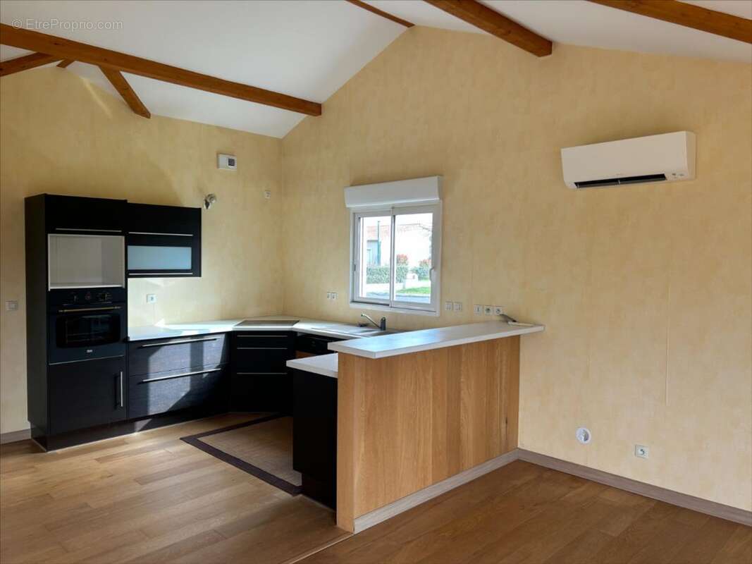 Maison à SAINT-GEORGES-LES-BAILLARGEAUX