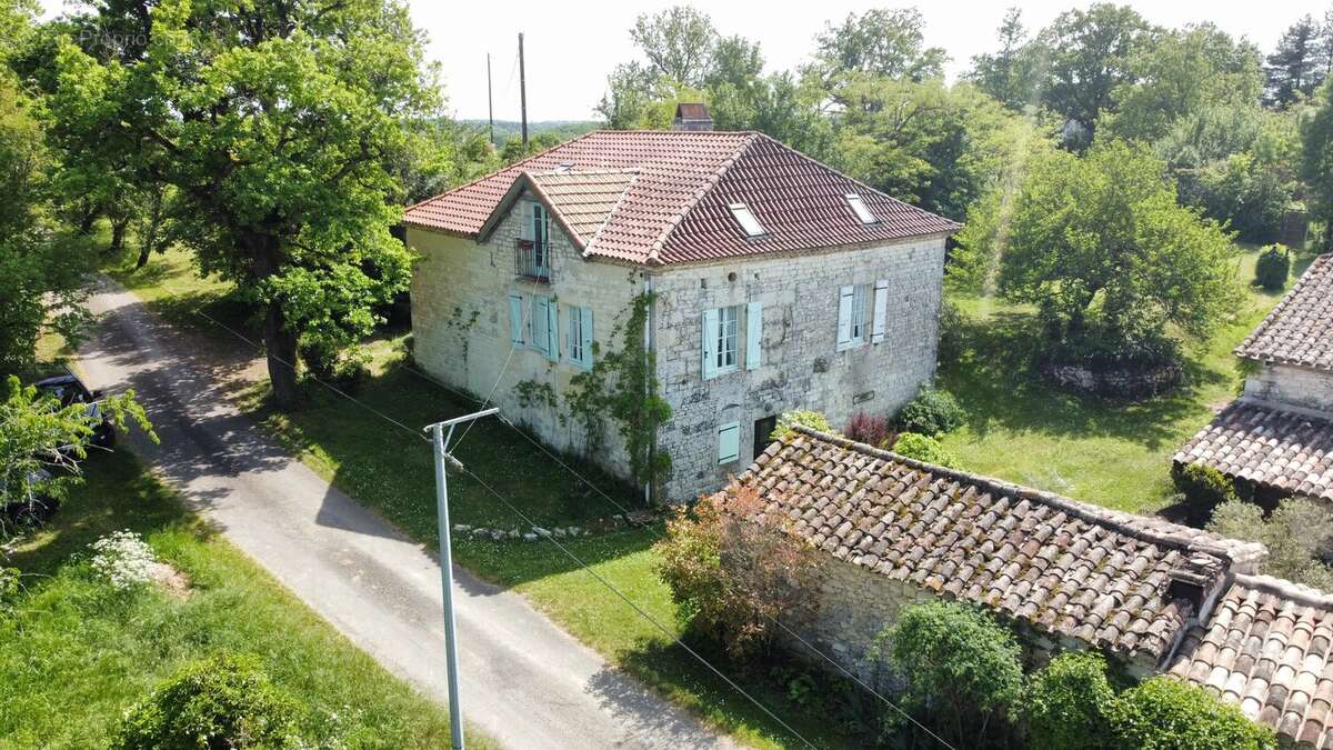 Charmante ferme rénovée avec piscine et dépendances – Proche Montaigu-de-Quercy, Tarn-et-Garonne - photo 22