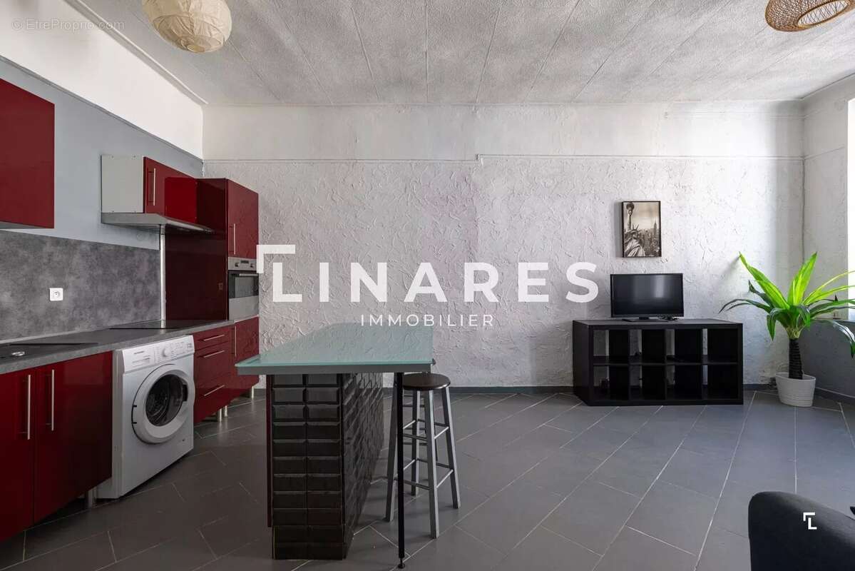 Appartement à MARSEILLE-3E
