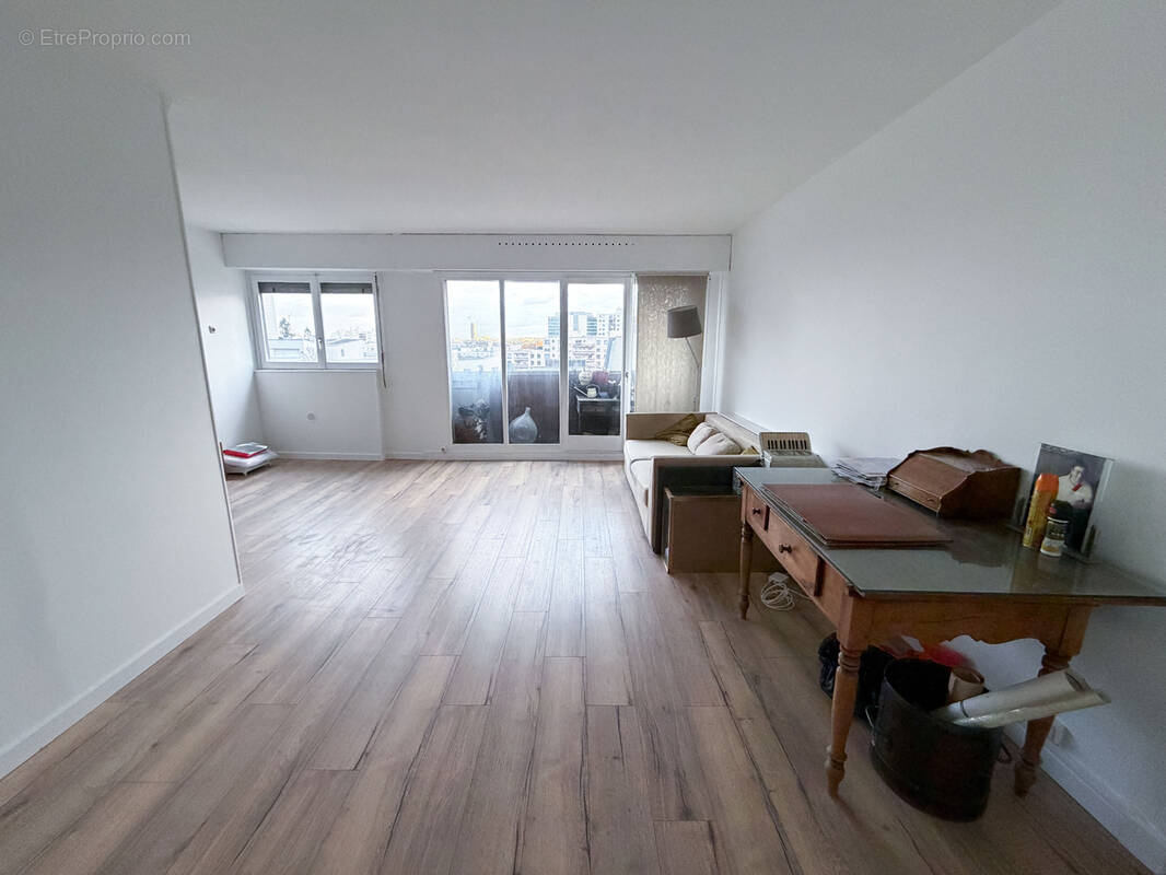 Appartement à COURBEVOIE