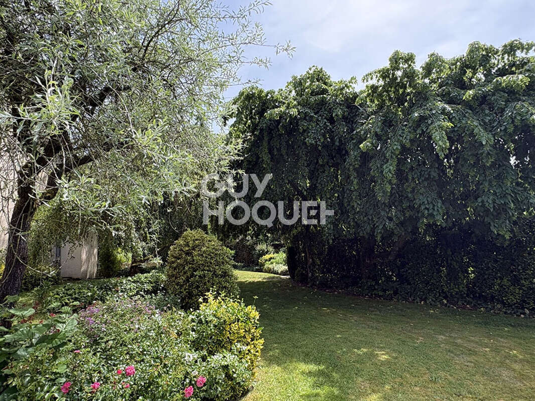 Maison à RUEIL-LA-GADELIERE