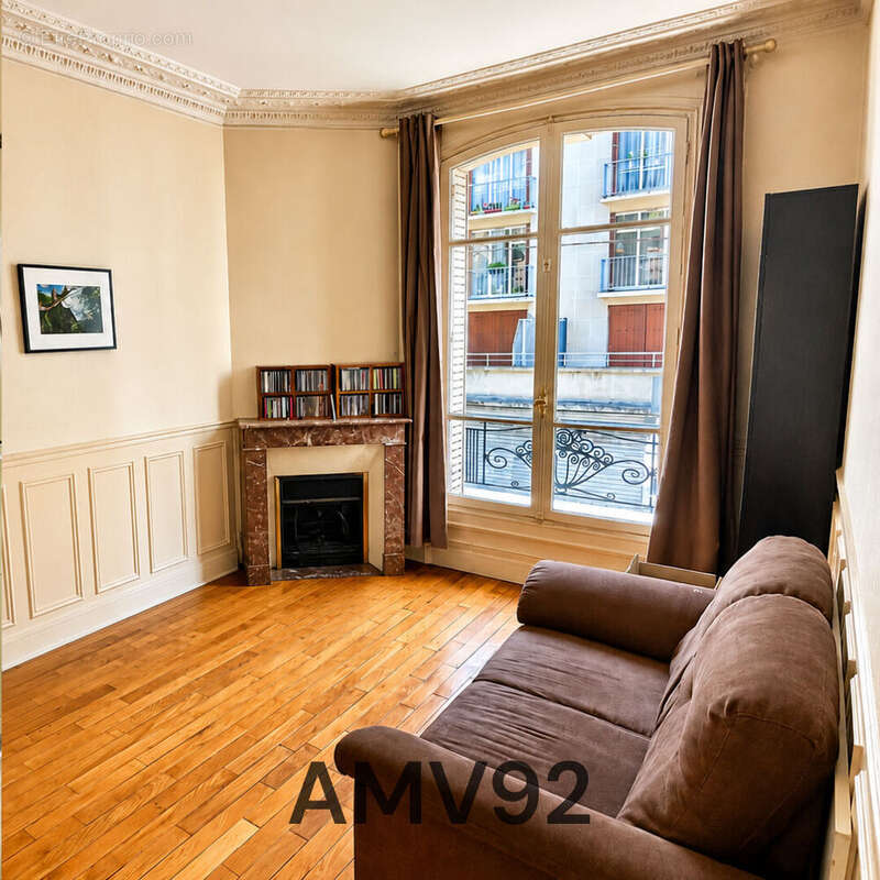Appartement à LA GARENNE-COLOMBES