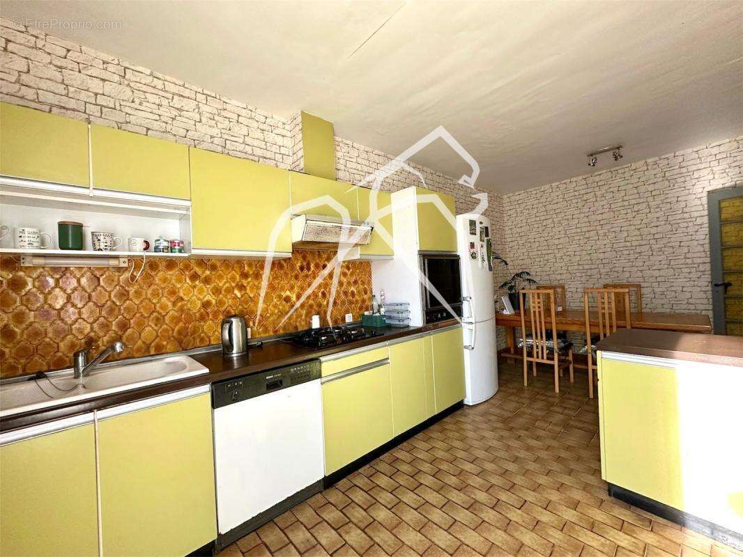 Maison de Ville à Rénover  5 Pièces  Montpellier  228m² + Garage 36m² - photo 3