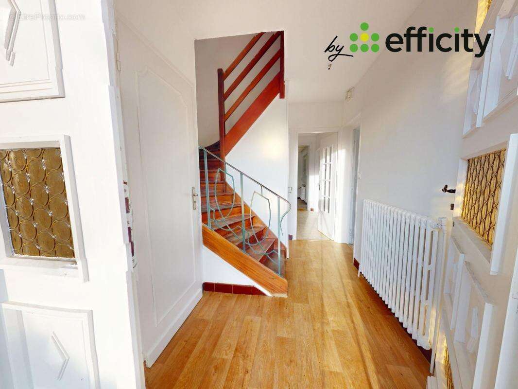 Maison à AULNOYE-AYMERIES