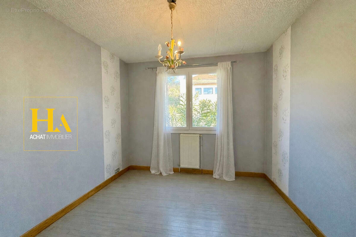 Maison à MONTELIMAR