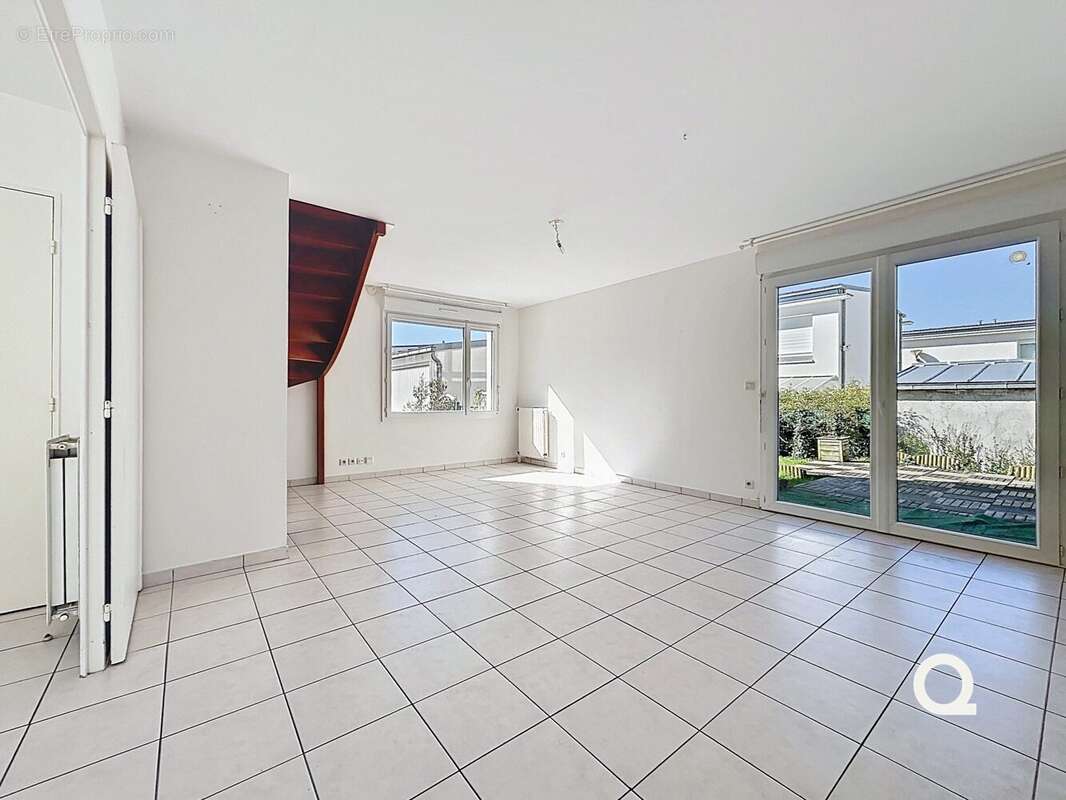 Maison à SAINT-JACQUES-DE-LA-LANDE