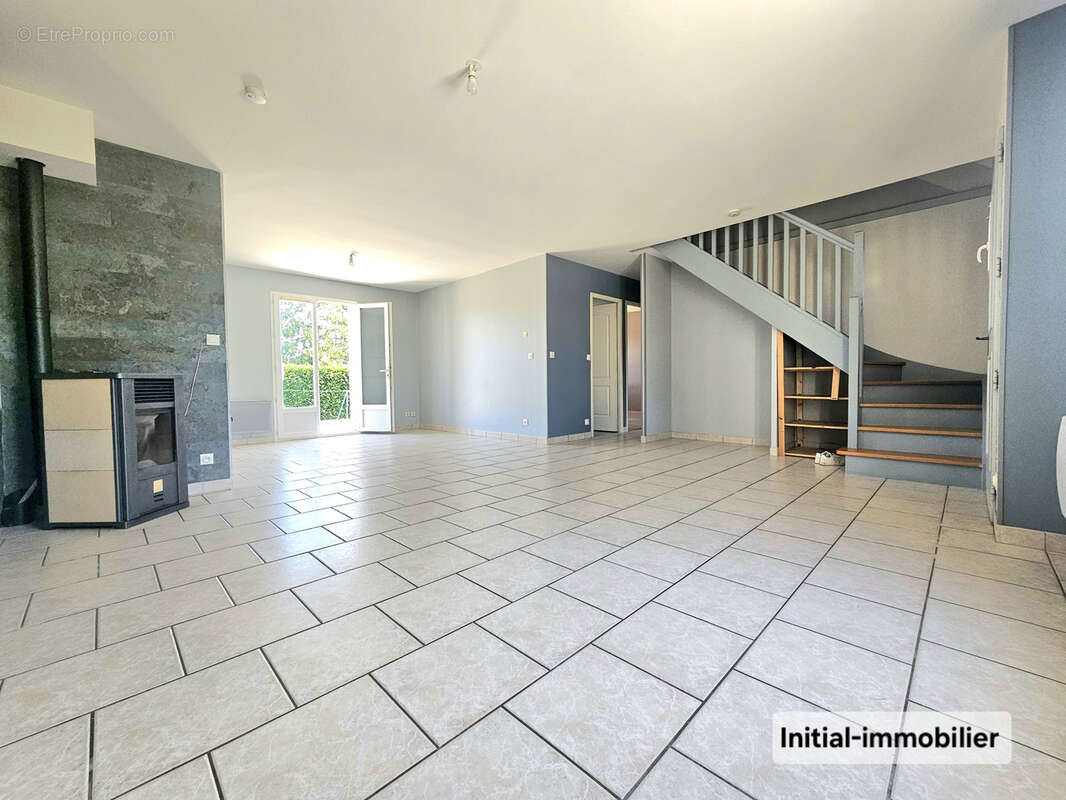 Maison familiale   132 m2   4 chambres   Terrain clos de 1 000 m2 - photo 5