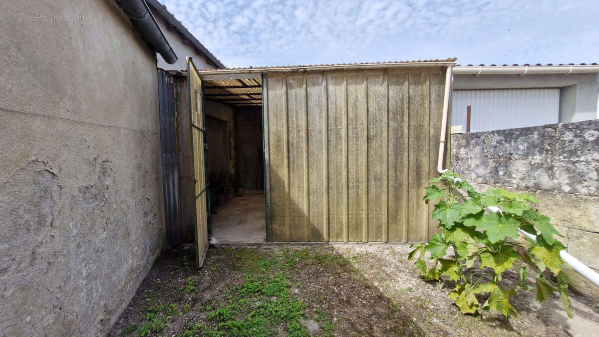 Maison à MORTAGNE-SUR-GIRONDE