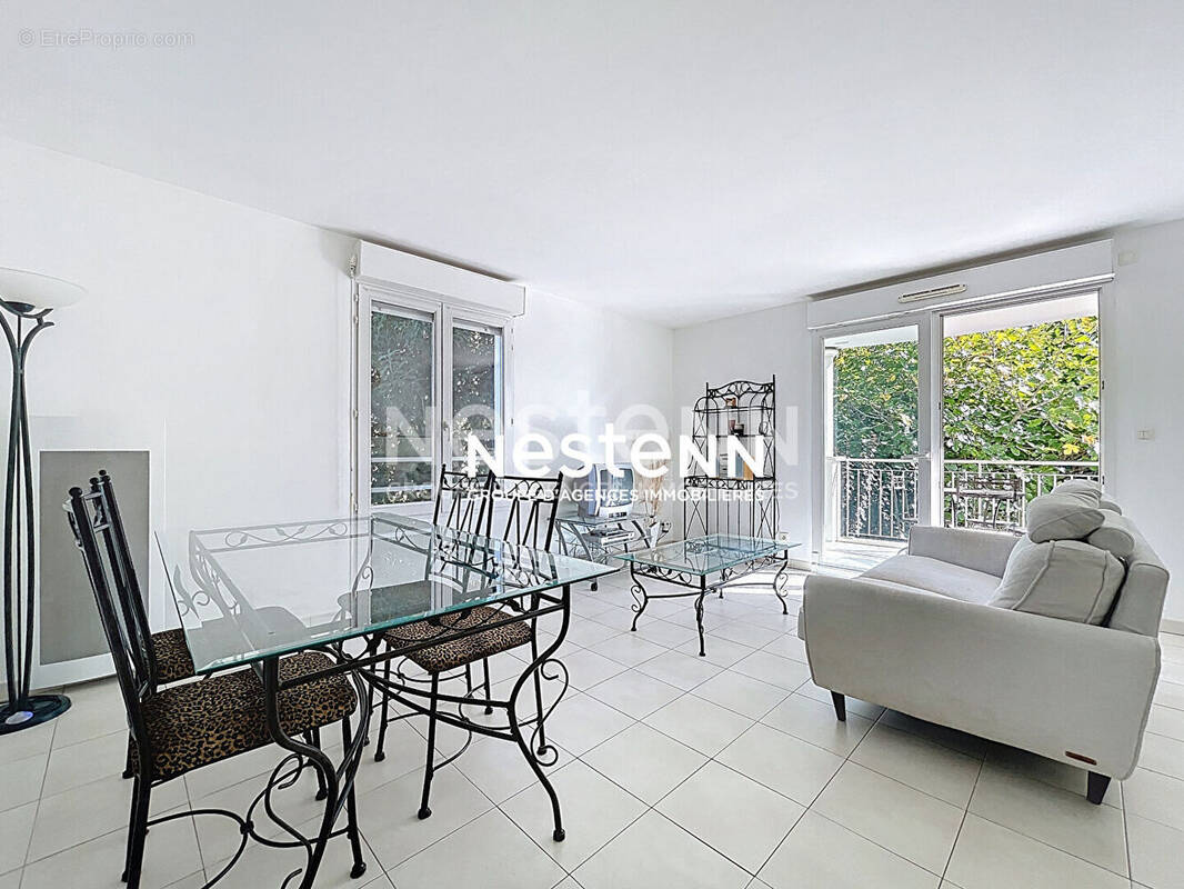 Appartement à VALLAURIS