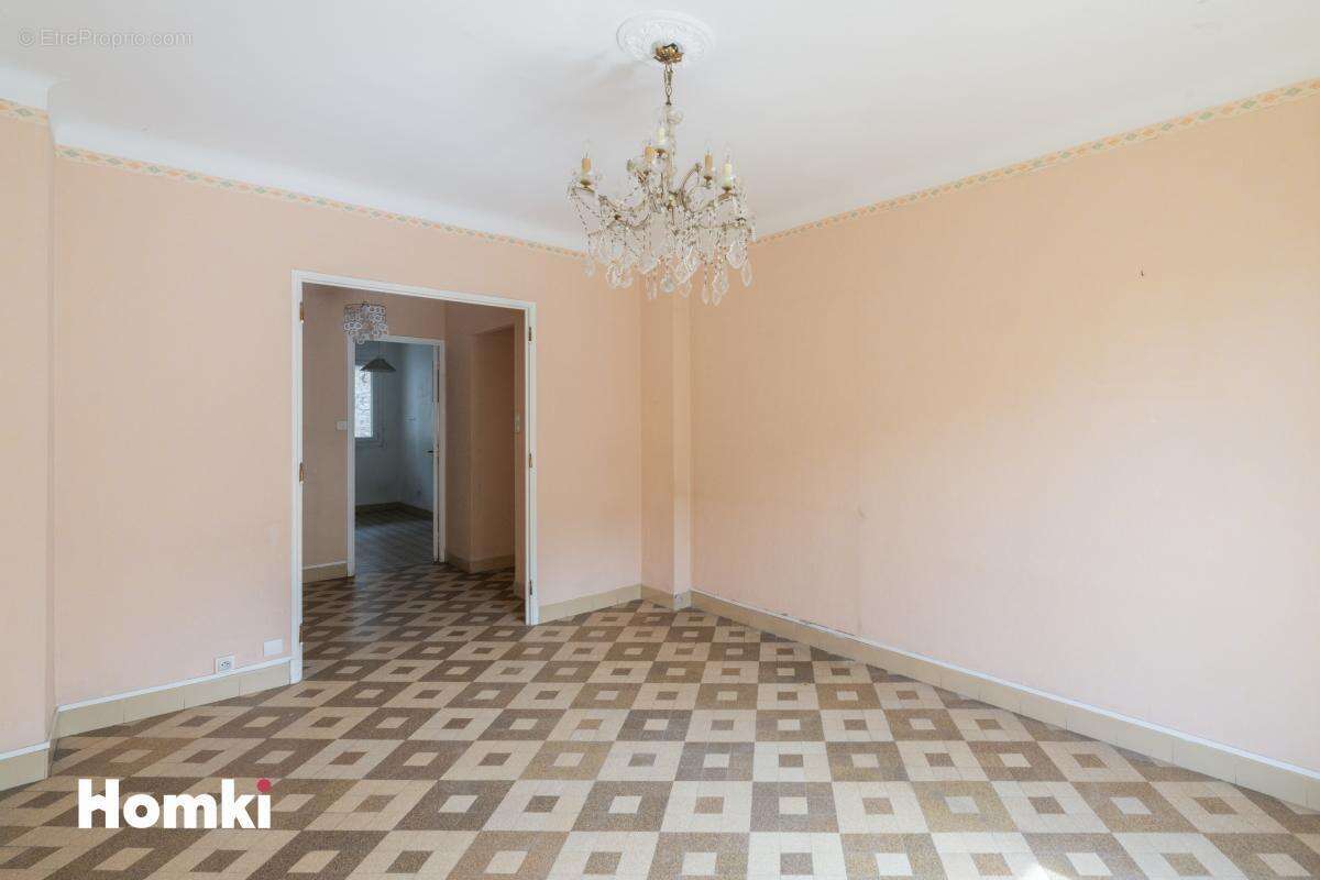 Appartement à MARSEILLE-5E