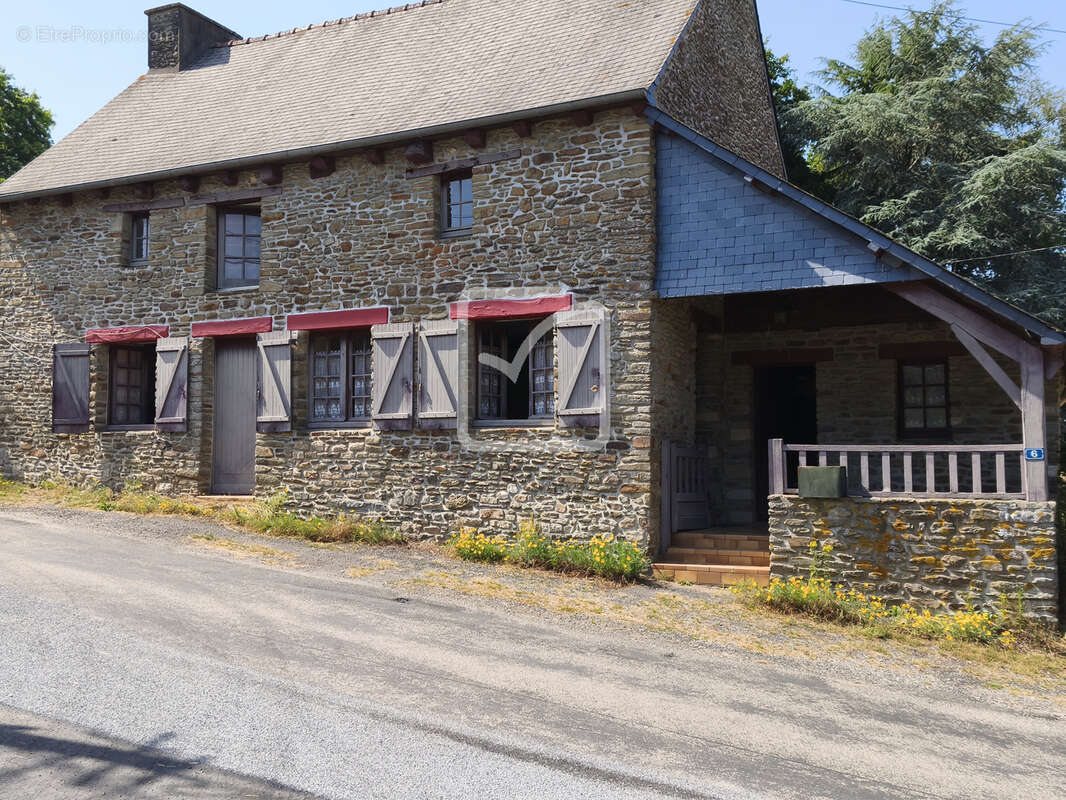 Maison à LOYAT