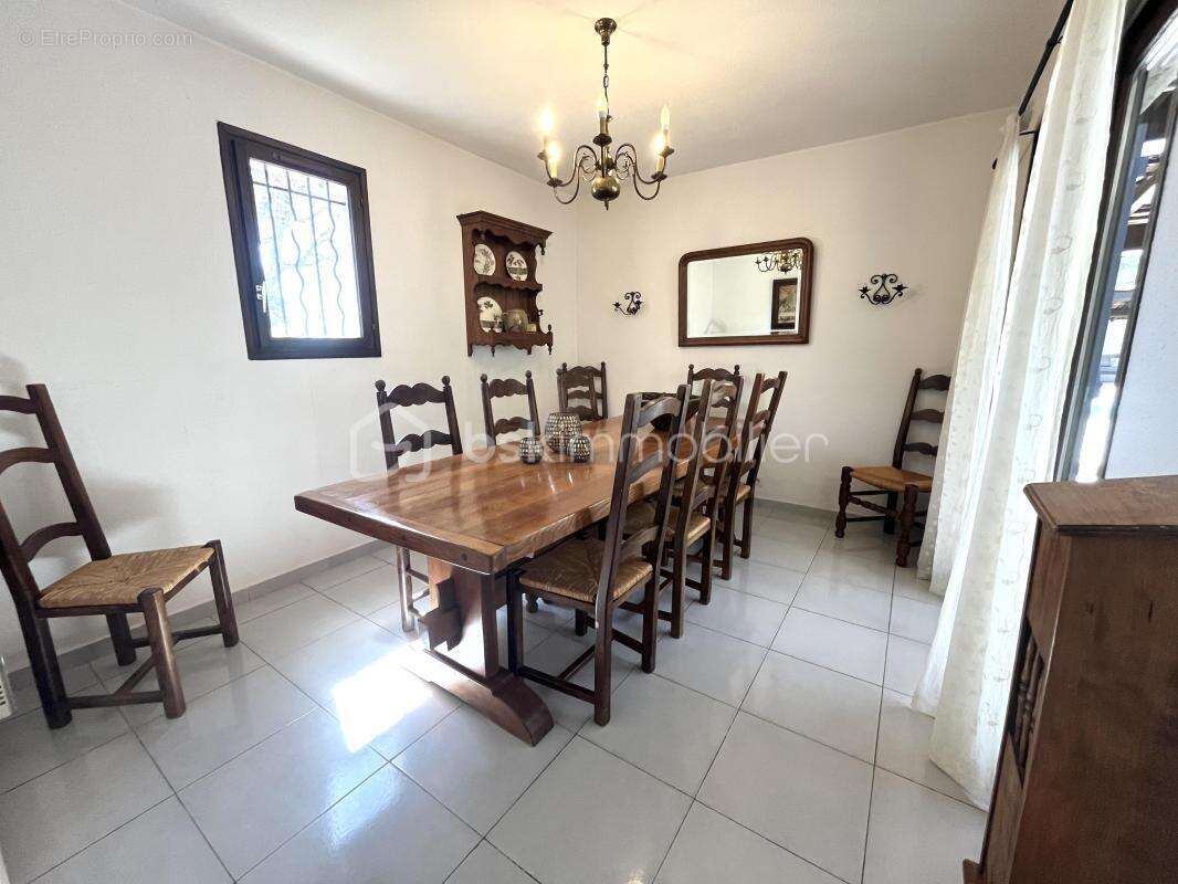 Maison à BAGNOLS-EN-FORET