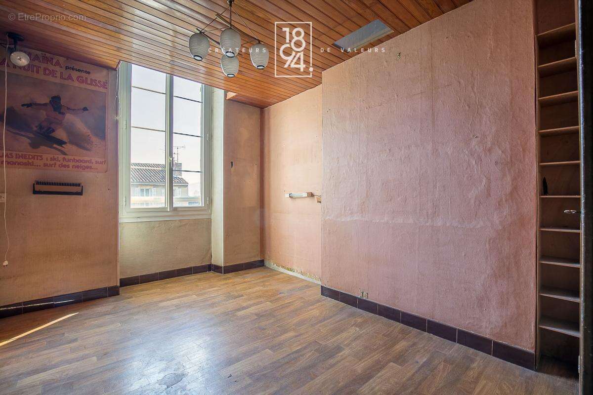 Appartement à MARSEILLE-6E