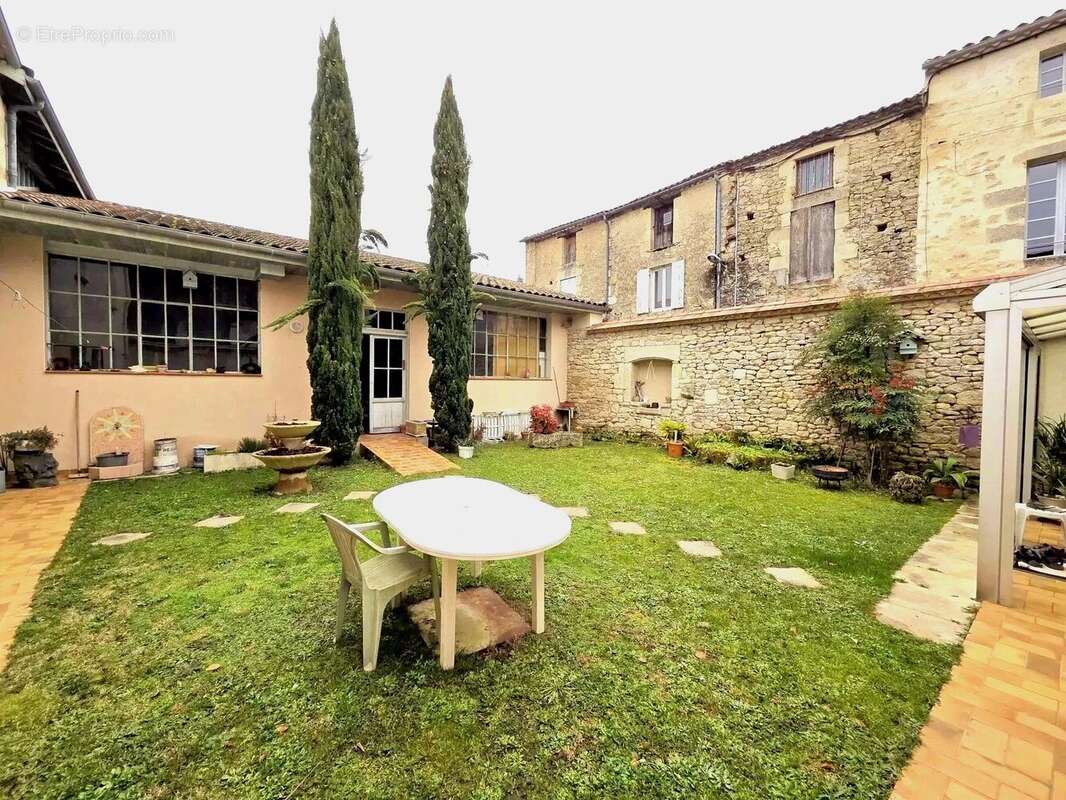 Maison à MONSEGUR