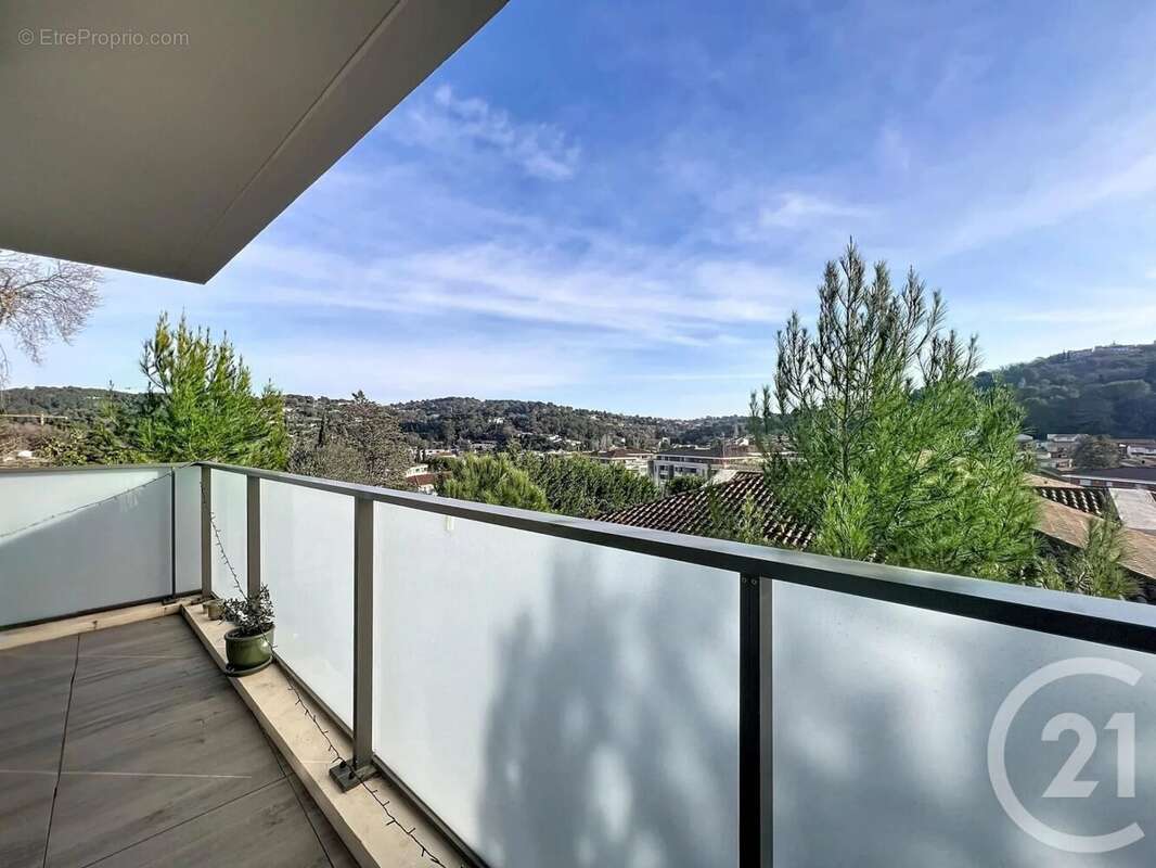 Appartement à MOUGINS
