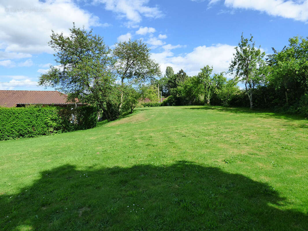 Maison rénovée 131 m² ?4 chambres, dépendances,3 117 m² de terrain - photo 3
