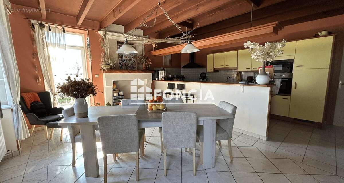 Maison à SEGONZAC