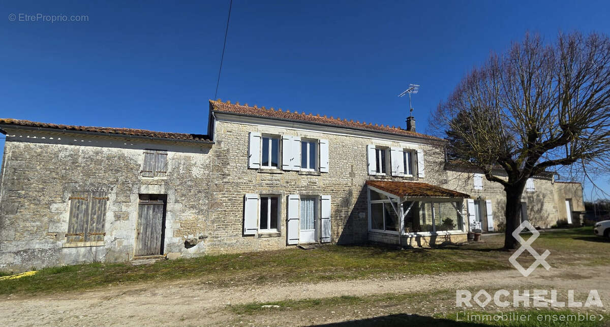 Maison à PAILLE