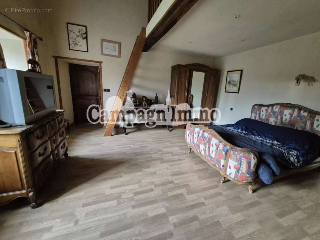 Maison à SAINT-LAURENT-DE-CHAMOUSSET